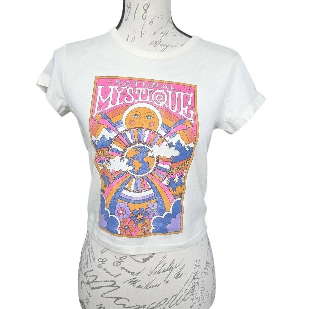 Hollister Women's Size XS Cream Pink Natual Mystique Earth Graphic T-Shirt